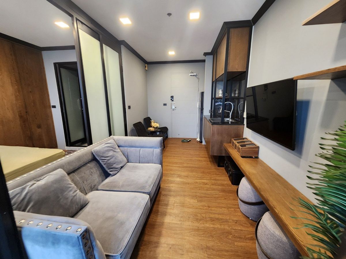 ให้เช่าคอนโดวงเวียนใหญ่ เจริญนคร : ให้เช่าห้องสวยจัด คอนโด ไอดีโอ สาทร ตากสิน ( Ideo sathorn taksin ) ติด BTS กรุงธนบุรี  100 เมตร พร้อมเฟอร์ เพียง 14,000 บาท