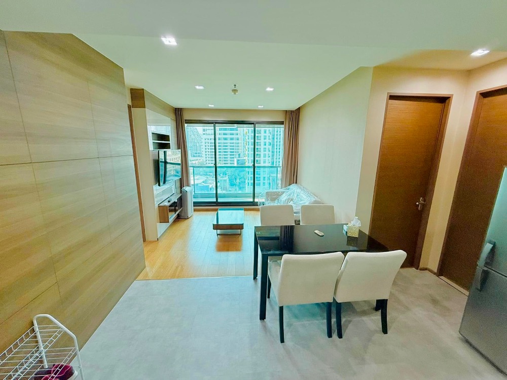 For Sale 2 Bedrooms at the Address Sathorn Loading...