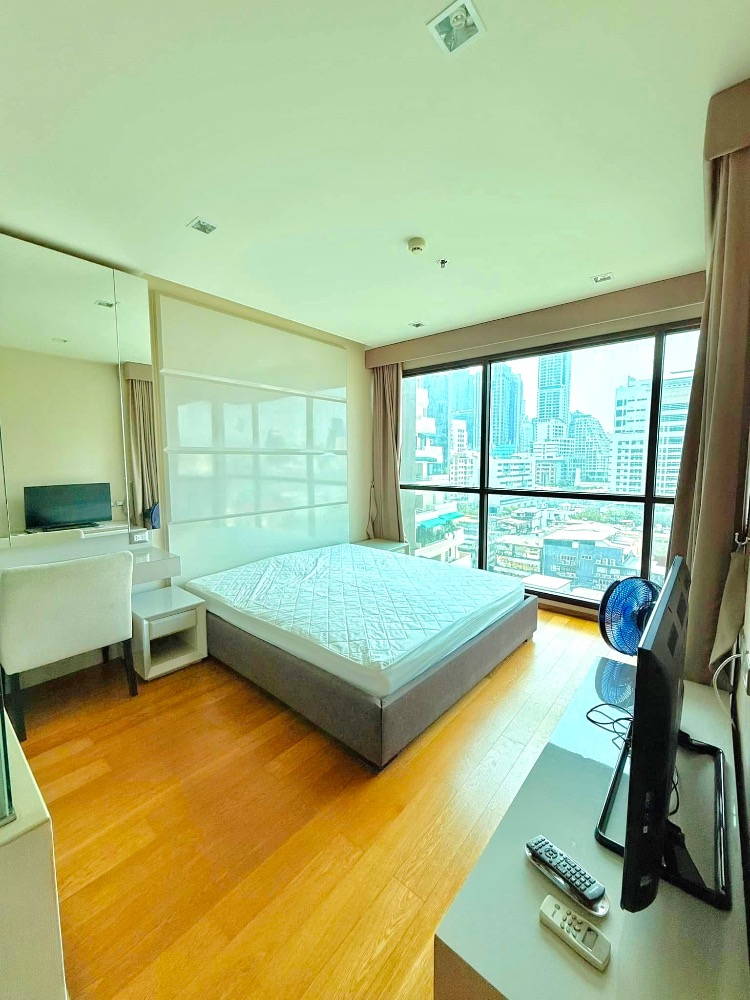 For Sale 2 Bedrooms at the Address Sathorn Loading...