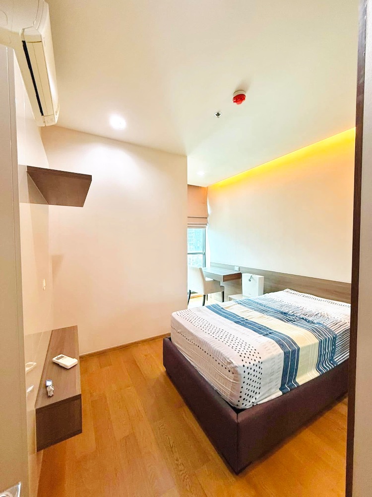 For Sale 2 Bedrooms at the Address Sathorn Loading...