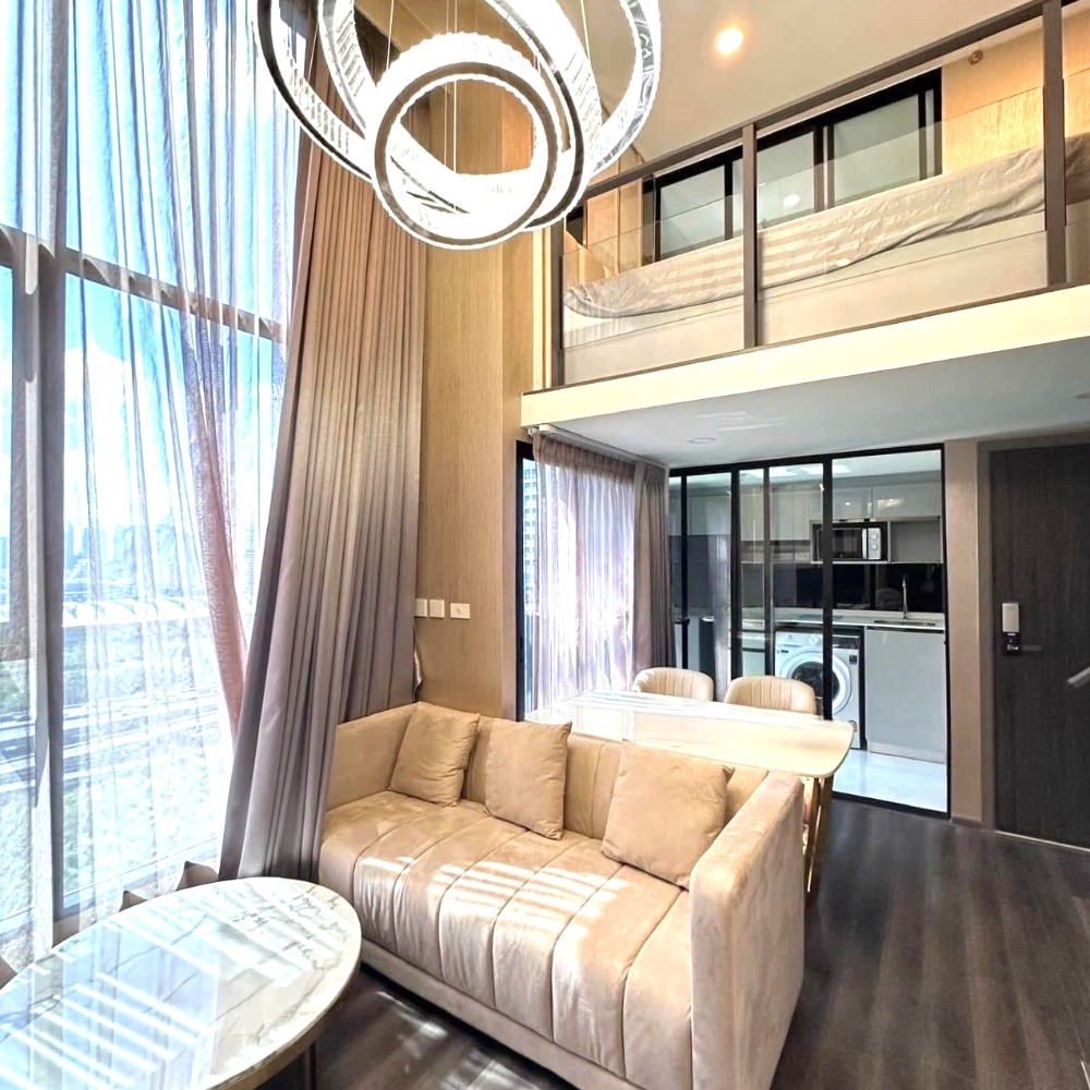 For RentCondoRama9, Petchburi, RCA : For rent KnightsBridge Space Rama 9 corner room Duplex Room 21st floor 44 sq.m. Fully furnished, ready to move in, near MRT Rama 9 300 meters 出租：KnightsBridge Space Rama 9，角落房，複式房間，21 樓，44 平方米，設施齊全，可立即入住，靠近 MRT Rama 9 30