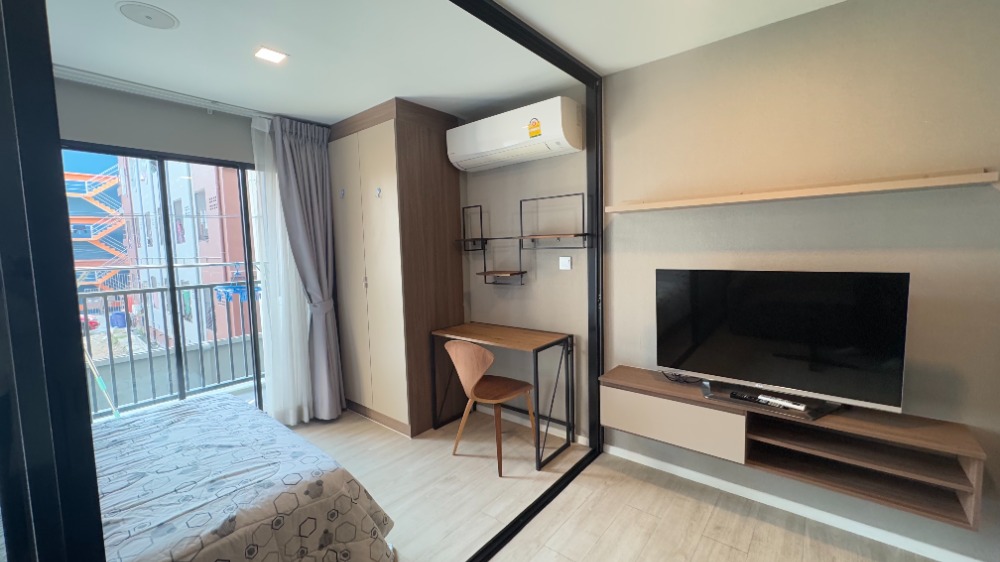 For RentCondoPathum Thani,Rangsit, Thammasat : Rent a Condo, opposite Bangkok University 1 Bedroom Extra, size 26.50 sqm. Building A, 2nd floor, complete with