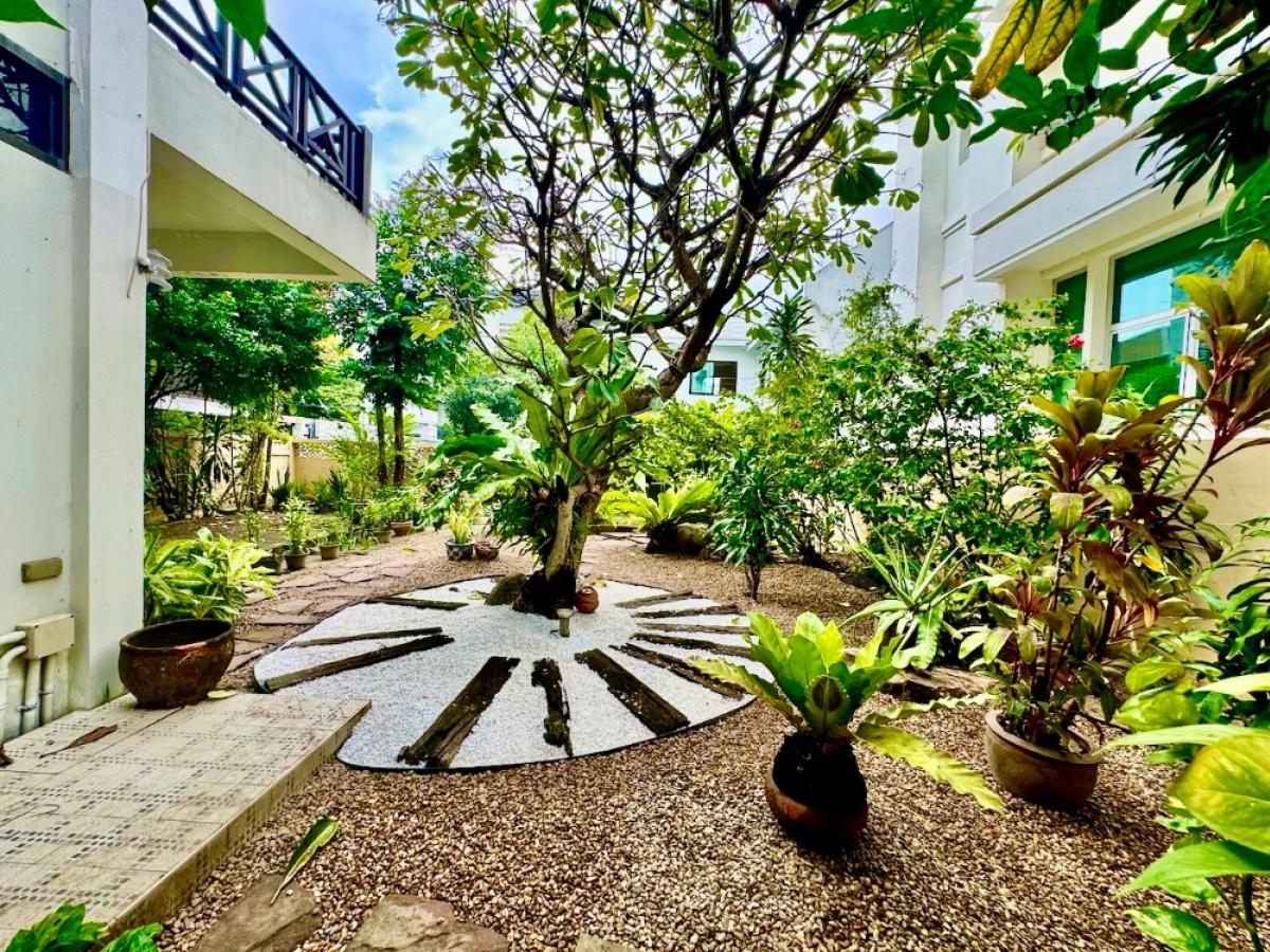 🏠ให้เช่าบ้านเดี่ยวย่านสาทร🏠 บ้านเดี่ยวปรับปรุงใหม่ 3 ชั้น ตกแต่งครบพร้อมเข้าอยู่ Loading...
