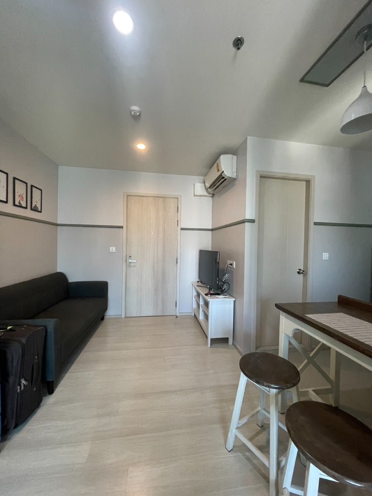 ขายคอนโดพระราม 9 เพชรบุรีตัดใหม่ RCA : 🔥ขายด่วน ถูกมาก Life Asoke ขายด่วน 	1 Bedroom  1 bathroom 35 sqm 		4,850,000  ห้องสภาพดีมาก น่าอยู่ ตำแหน่งขายดี พร้อมเฟอนิเจอร์