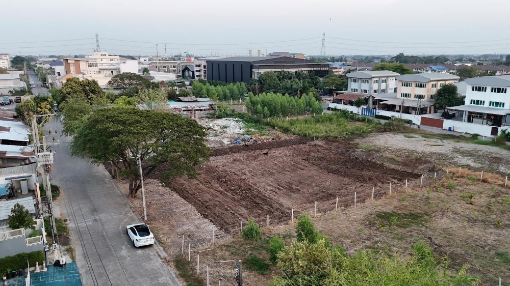 ขายที่ดินมีนบุรี-ร่มเกล้า : ขายที่ดิน 2 แปลงติดกัน 382 ตรว. ซอยเคหะร่มเกล้า 74 แยก 4  ที่เป็นโฉนด ปรับหน้าดินแล้ว พร้อมโอน