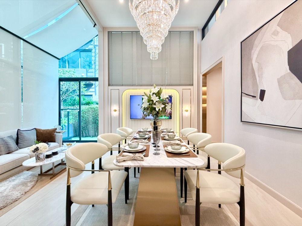 For SaleTownhomeOnnut, Udomsuk : Ban Klang Mueang Classe Sukhumvit 77 🏡 - 3 -story twin house 190 sqm. 27 Sq. 3 bedrooms, 2 bathrooms. Buy at the project. Watch the project.