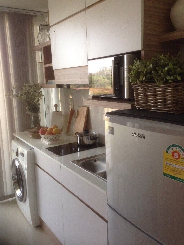 Condo for rent in front of the Amata Nakorn Industrial Estate Chon Buri 📍 The Kump Condo, I📍 Building, Floor 5 🏊🏻♀️ Swimming Pool view 🏊🏻♀️ Loading...