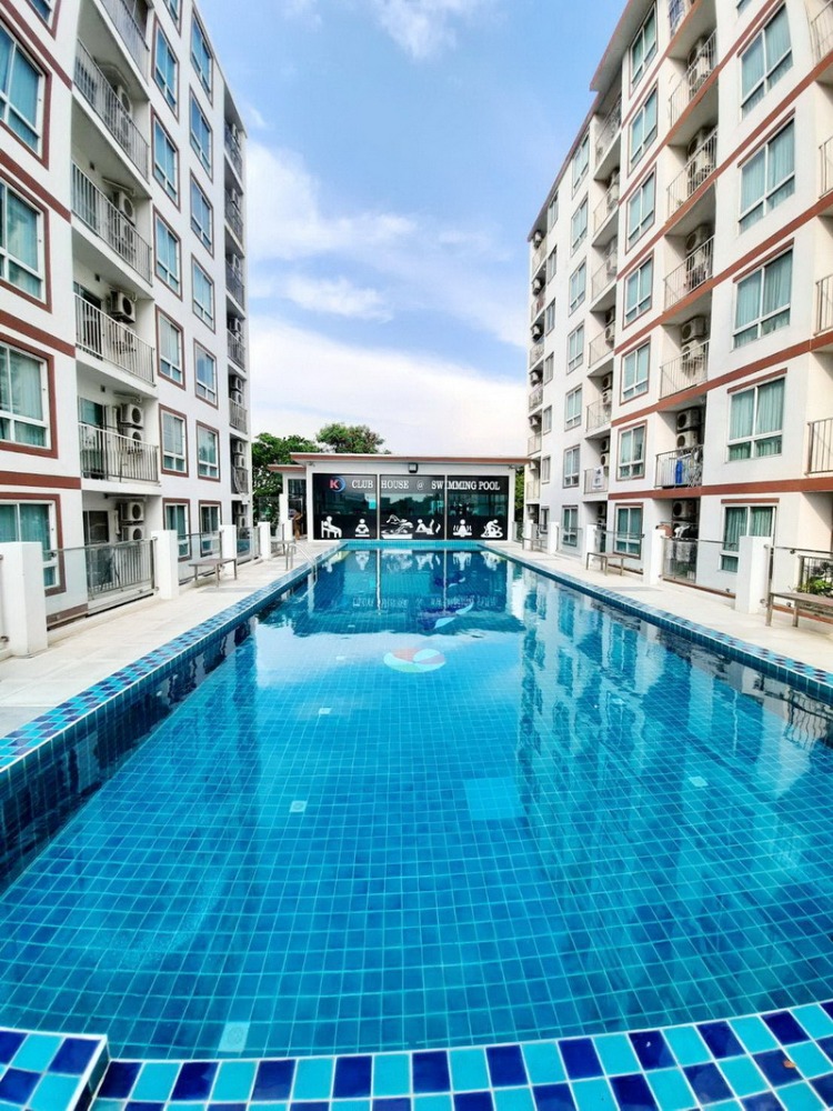 Condo for rent in front of the Amata Nakorn Industrial Estate Chon Buri 📍 The Kump Condo, I📍 Building, Floor 5 🏊🏻♀️ Swimming Pool view 🏊🏻♀️ Loading...