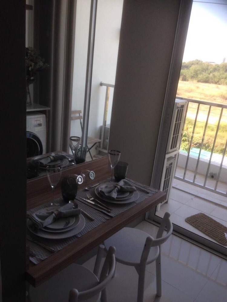 Condo for rent in front of the Amata Nakorn Industrial Estate Chon Buri 📍 The Kump Condo, I📍 Building, Floor 5 🏊🏻♀️ Swimming Pool view 🏊🏻♀️ Loading...