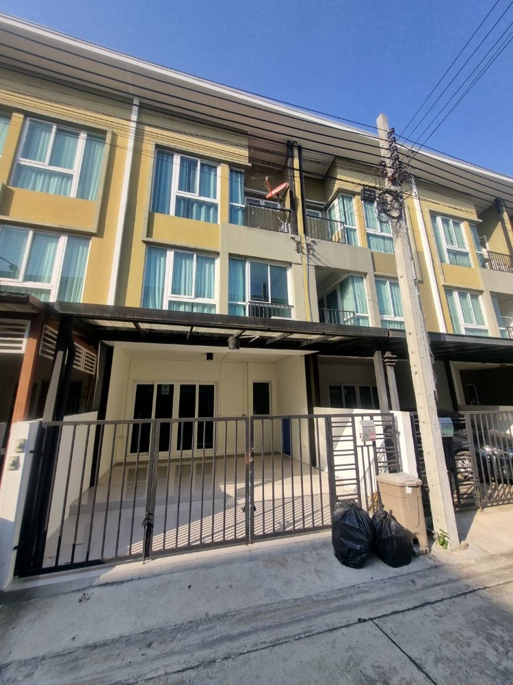 ให้เช่าทาวน์โฮมสมุทรปราการ สำโรง : ให้เช่า ทาวน์โฮม 3 ชั้น ม.เบล็ส ทาวน์ ศรีนครินทร์-หนามแดง บ้านสวยสภาพดี ทำออฟฟิศจดทะเบียนได้ 15,000 บาท