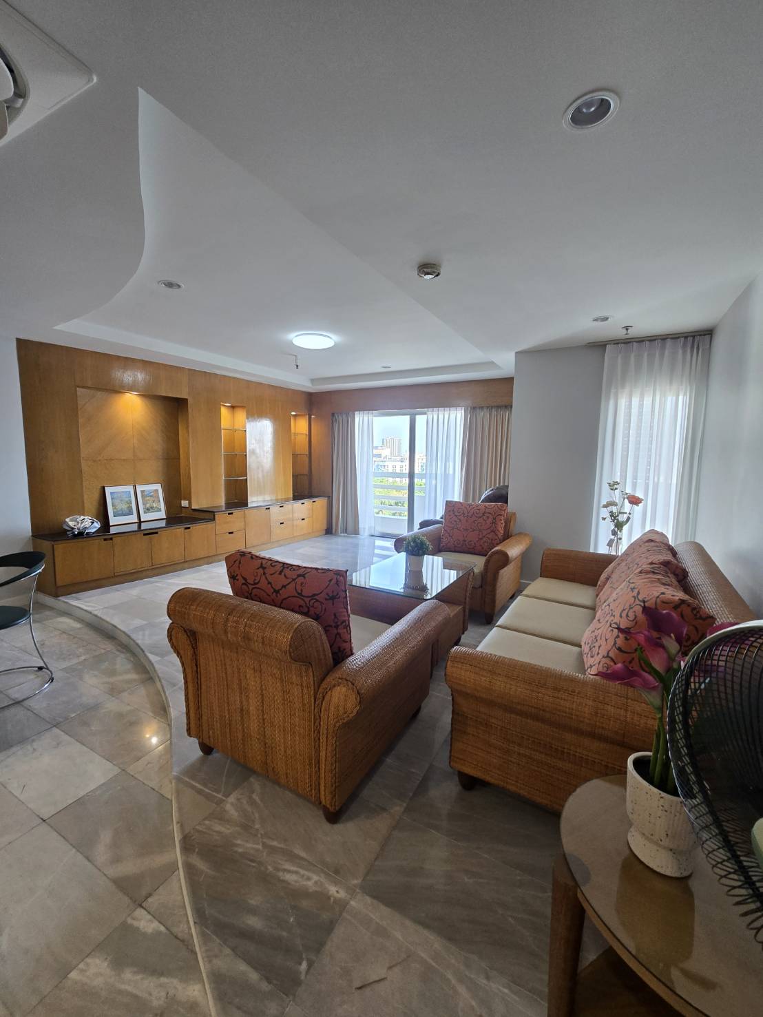 ให้เช่าคอนโดรามคำแหง หัวหมาก : รีโนเวทห้องใหม่ๆ ห้องสวย คอนโดฟิวเหมือนอยู่บ้าน ระเบียงใหญ่ วิสระว่ายน้ำ