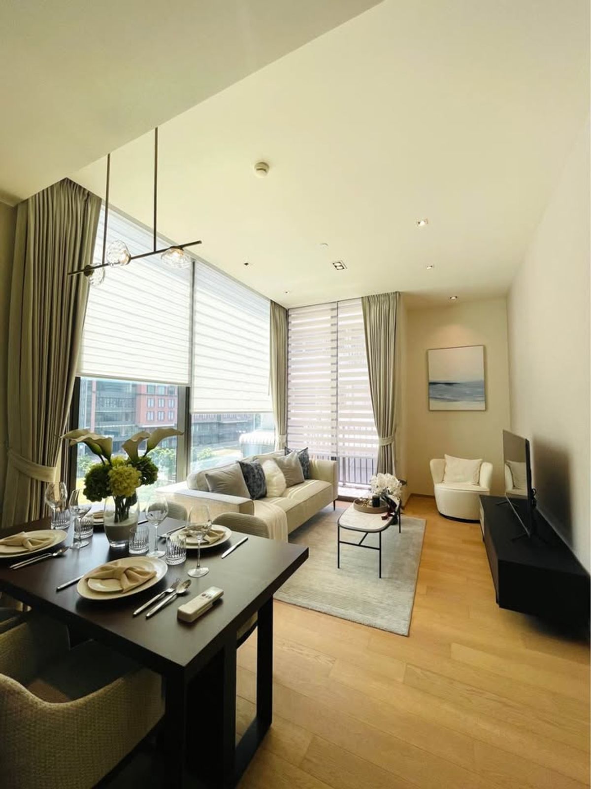 For RentCondoWitthayu, Chidlom, Langsuan, Ploenchit : Rent a new neck, 2 bedrooms, beautifully decorated, not a high view. Convenient transportation near Pratunam is ready to enter.