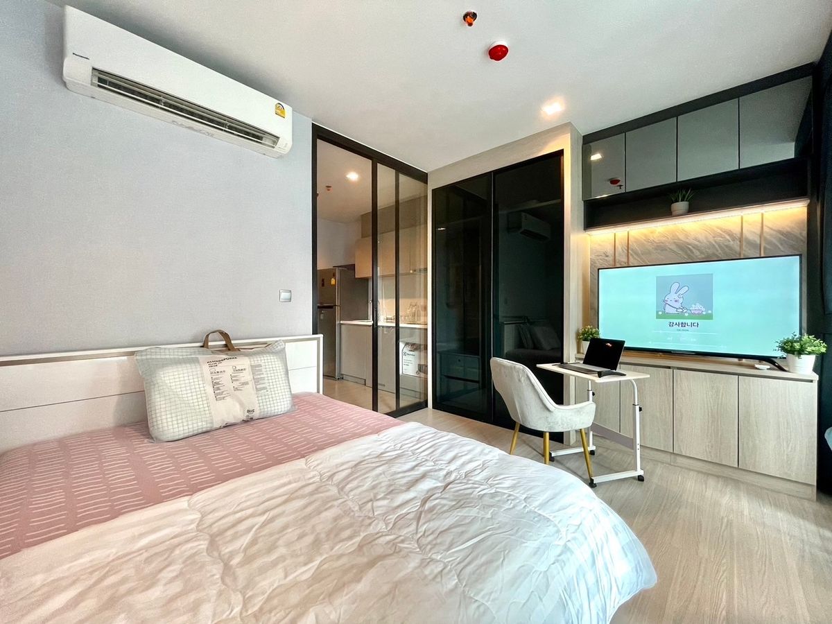 ขายคอนโดพระราม 9 เพชรบุรีตัดใหม่ RCA : ขายคอนโด Life Asoke Rama 9 ขนาด 25.5 Sq.m เพียง 3.59 MB ติดต่อ 086-795-9997 (จิมมี่)