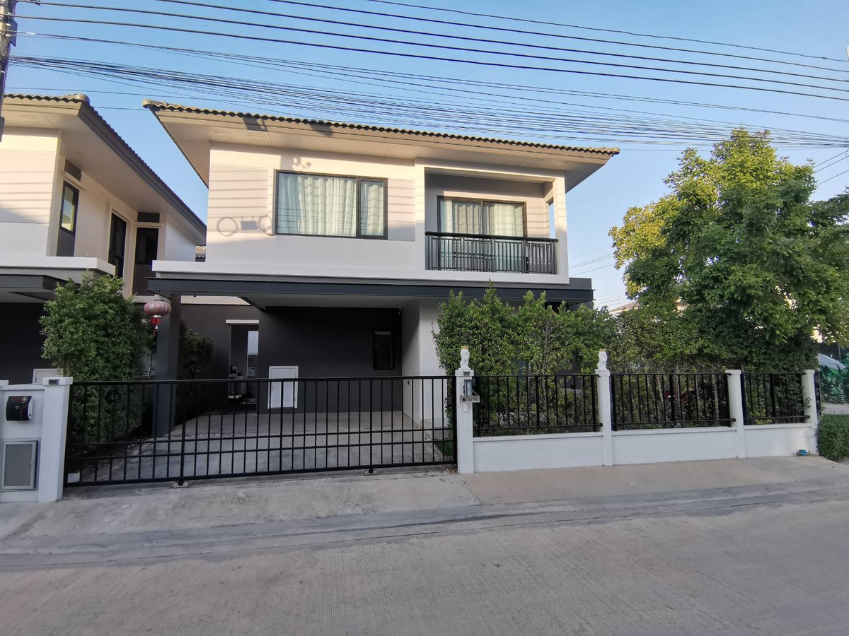 For RentHouseSamut Prakan,Samrong : Urgent rent, detached house, Britania, Bang Na-Suvarnabhumi, corner room, 3 bedrooms, 3 water, only 30,000 .-/month