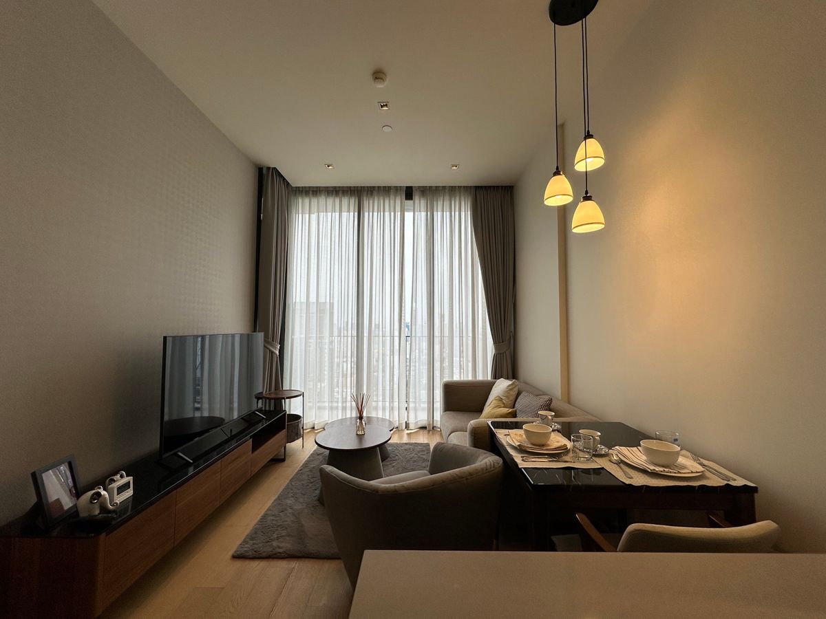 For RentCondoWitthayu, Chidlom, Langsuan, Ploenchit : To Che J 1 bedroom on the high floor of the town