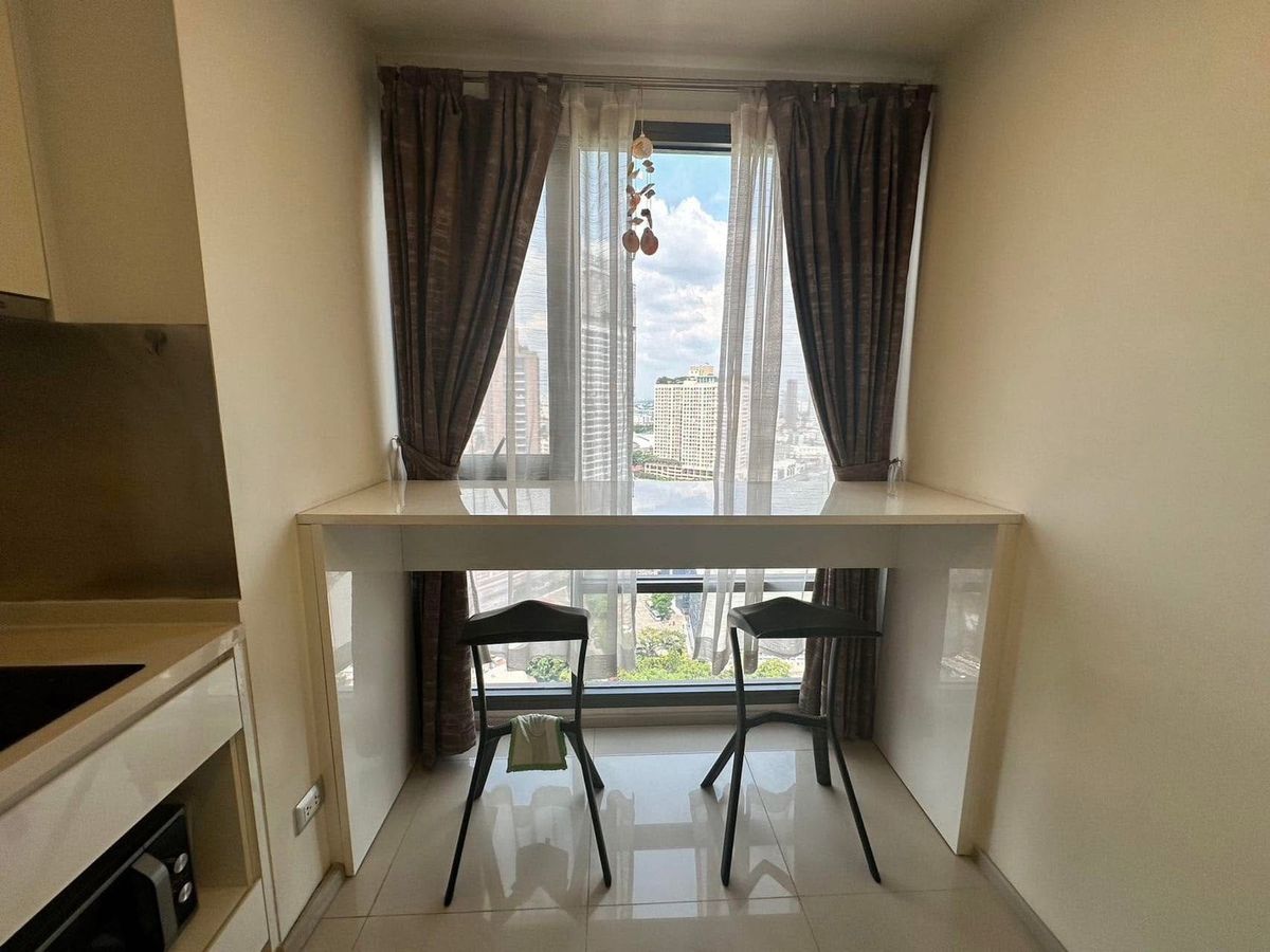 For SaleCondoSukhumvit, Asoke, Thonglor : 🔥 Rhythm sukhumvit 42 | Luxury condo, 20th floor, beautiful view, near BTS Ekkamai 🔥 📍 Golden location in the heart of Sukhumvit only 300 meters from BTS Ekkamai. Convenient to travel to the mall near the lifestyle source 💰 Sell only 6,600,000 baht (🔥 Fre