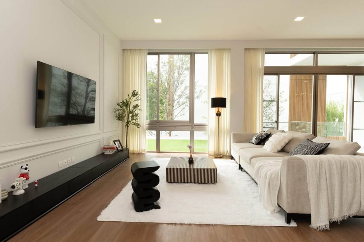 For RentHousePattanakan, Srinakarin : Rent! 3 -story luxury house in Rama 9 -✨Vive Rama 9✨ | Fully Furnished ready to move in | Near the expressway & amp; City center 💚🌿 | 💰 Price only 250,000 baht/month