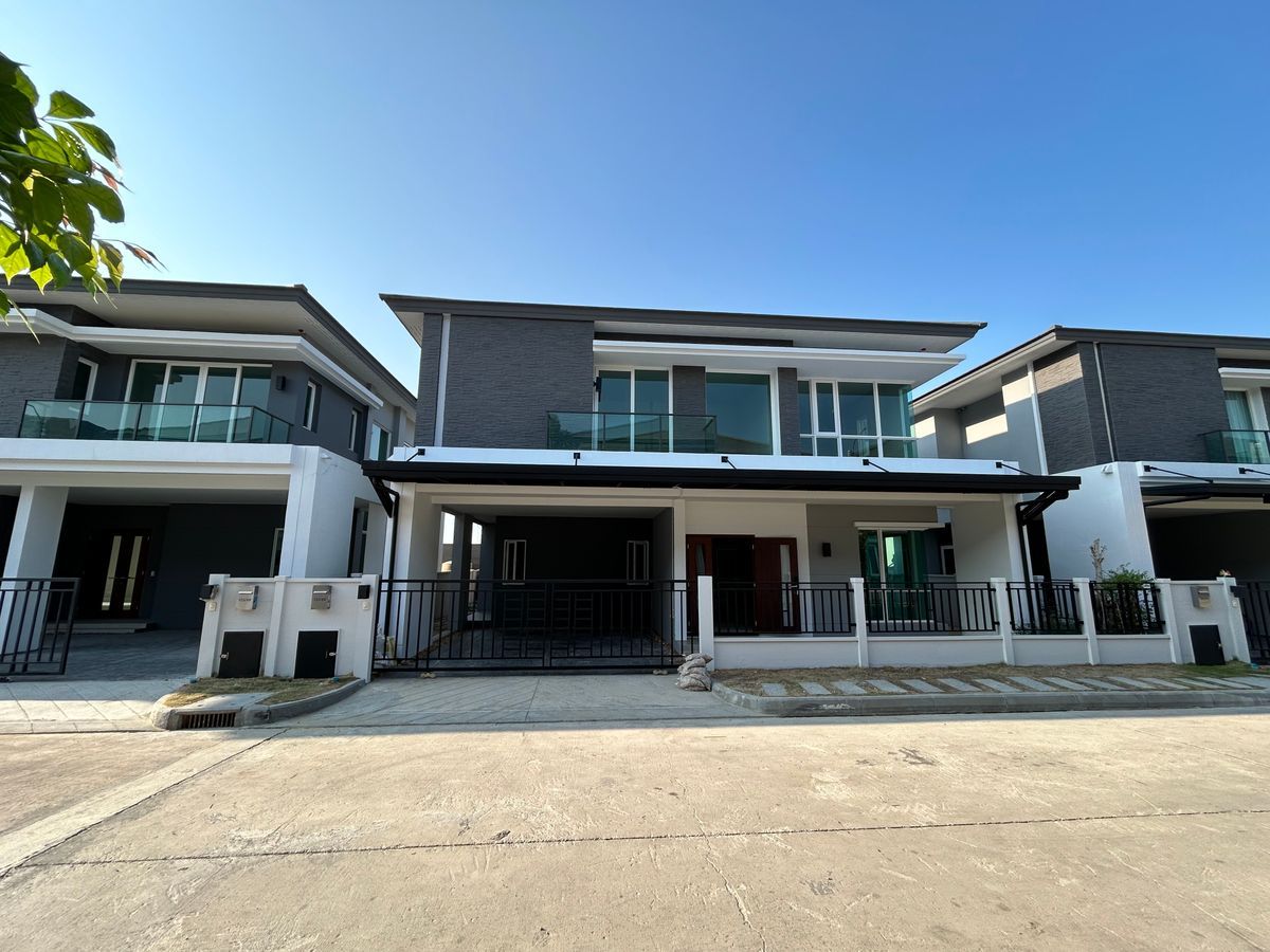 HouseRathburana, Suksawat : Selling and renting a 2-story detached house, beautifully decorated in Suksawat-Pracha Uthit, near HomePro Suksawat, only 2.1 km.