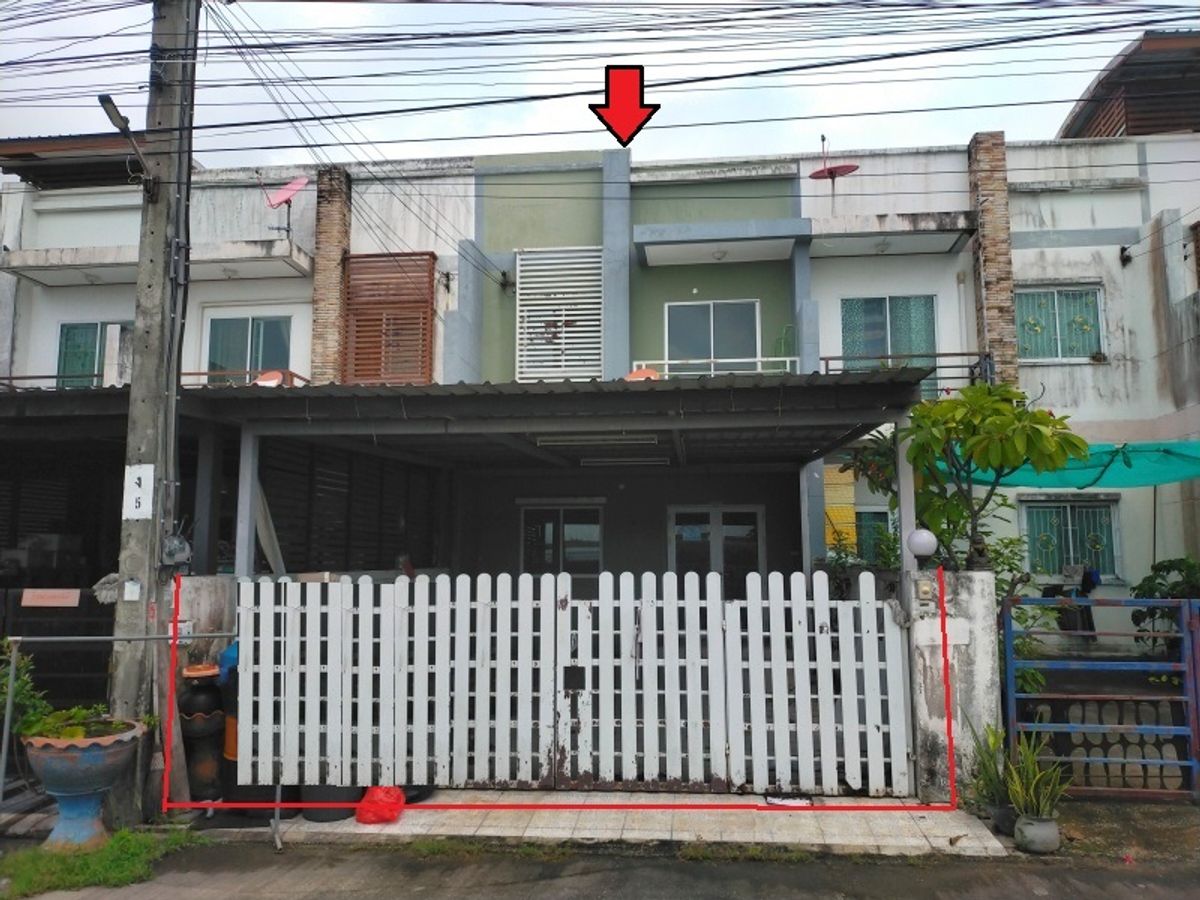 ขายทาวน์โฮมลาดกระบัง สุวรรณภูมิ : ทาวน์เฮ้าส์ 2 ชั้น 3 ห้องนอน 2 ห้องน้ำ หน้ากว้าง 5.5 เมตร