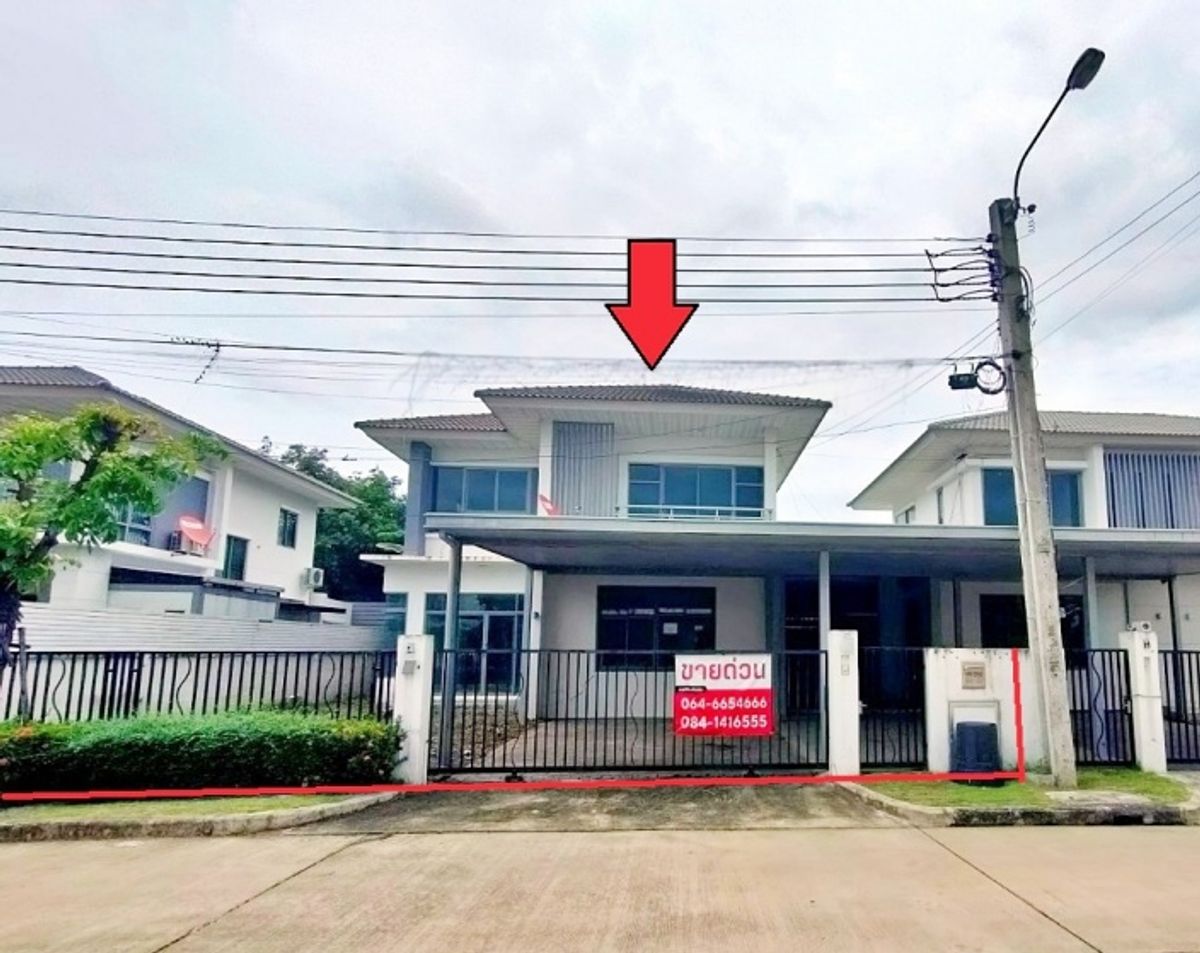 ขายบ้านพัฒนาการ ศรีนครินทร์ : บ้านเดี่ยว 2 ชั้น 4 ห้องนอน 3 ห้องน้ำ 2 ที่จอดรถ หันหน้าทิศตะวันตกเฉียงเหนือ หน้ากว้าง 14.5 เมตร ลึก 19.2 เมตร