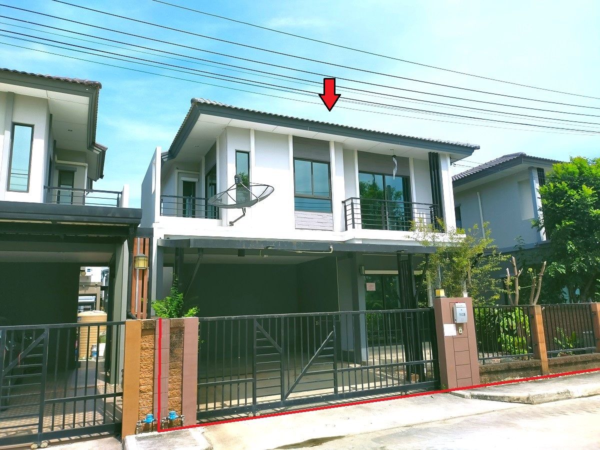 ขายสมุทรปราการ สำโรง : บ้านแฝด 2 ชั้น 3 ห้องนอน 2 ห้องน้ำ ที่จอดรถ 2 คัน หันหน้าทิศใต้