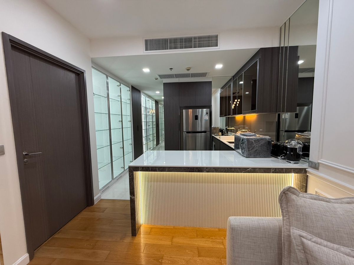 For SaleCondoSukhumvit, Asoke, Thonglor : 👑 Luxury Condo, Only 0 Meters from BTS Thonglor. Newly decorated. Very beautiful.