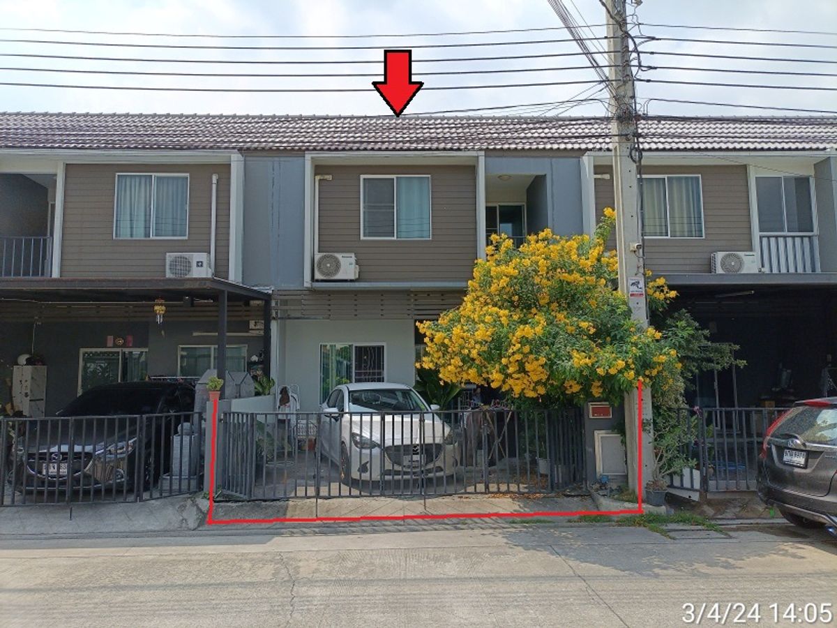 ขายทาวน์โฮมนวมินทร์ รามอินทรา : ทาวน์เฮ้าส์ 2 ชั้น 3 ห้องนอน 2 ห้องน้ำ
