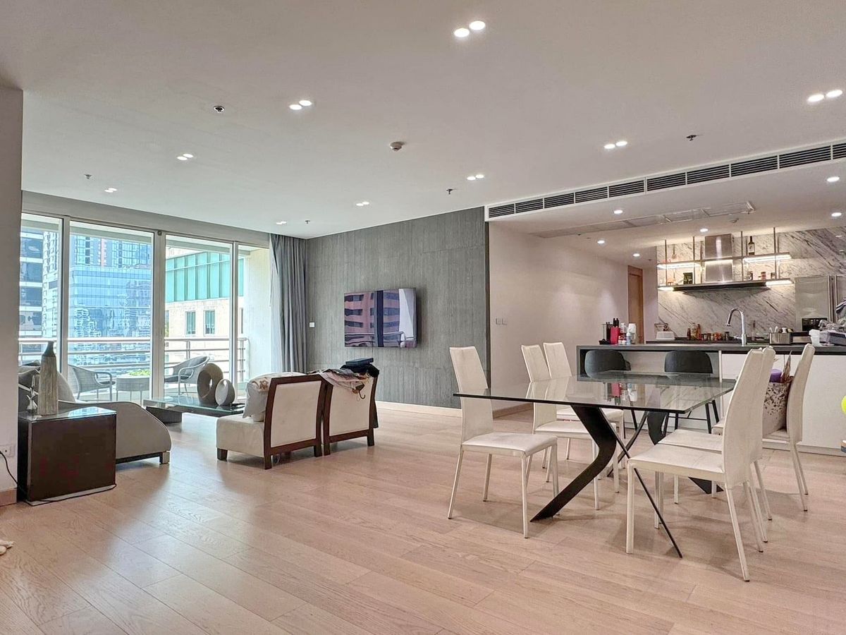 For RentCondoSilom, Saladaeng, Bangrak : 8912♛ 2 bedrooms ♙ The Royal Saladaeng ♜MRT Silom ∞099-5919653,065-9423251🜲Line@surreside