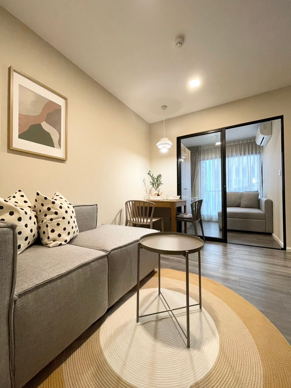 คอนโดสะพานควาย จตุจักร : ขาย/ให้เช่า ห้องรีโนเวทใหม่ เครื่องใช้ไฟฟ้าใหม่ทุกชิ้น คอนโดNotting Hills จตุจักร อินเตอร์เชนจ์ 2นอน1น้ำ (062-4163966 แพรว)