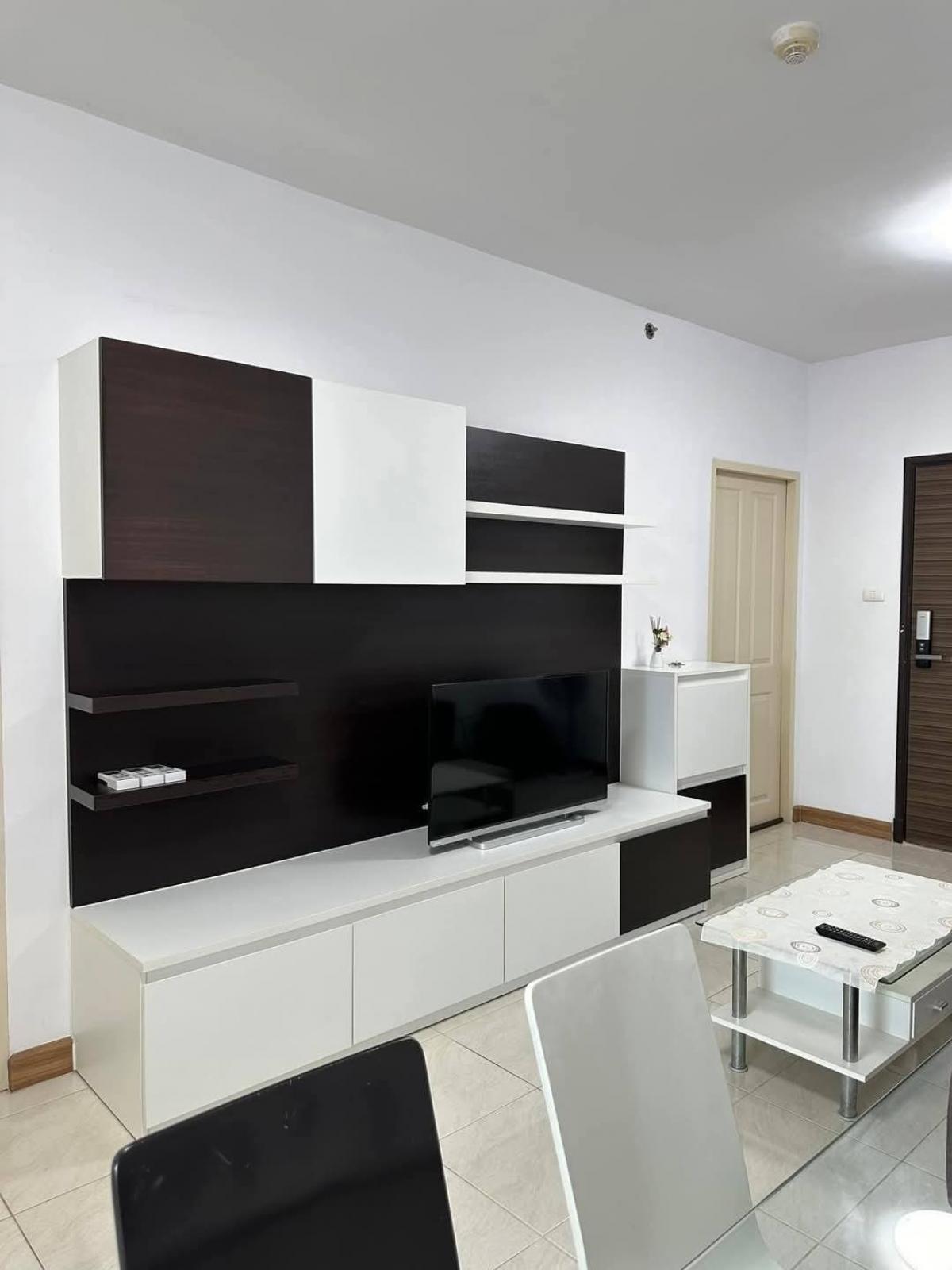 For RentCondoBang kae, Phetkasem : 2-bed model for rent Suplasuphalai Park, Ratchaphruek-Petchkasem, 70.10 sqm area. There is a new Renovated washing machine. Interested in making an appointment to see the room straight away.