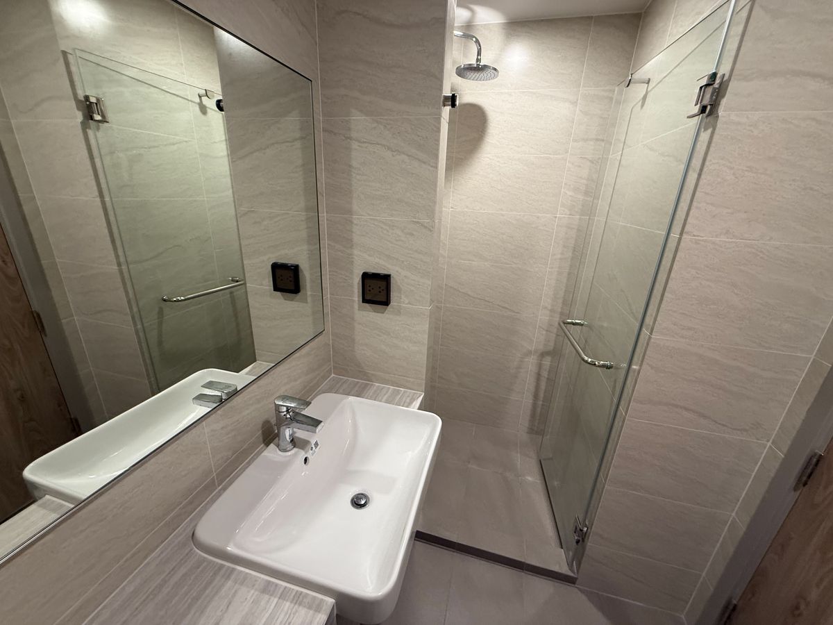 The Crown Residences for rent 1 bedroom Loading...