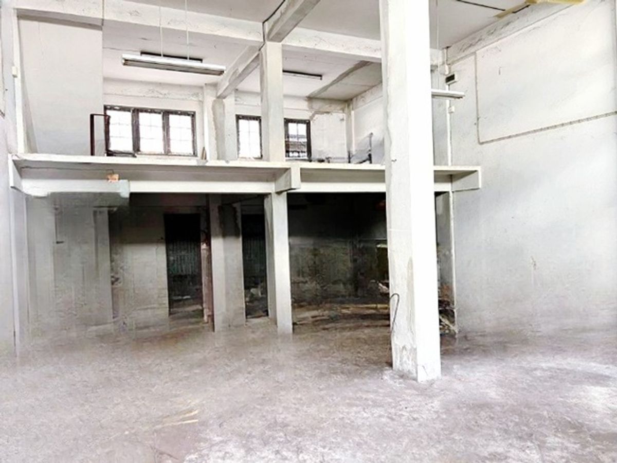 Nong Khaem Trade Market 550 meters, Big C Petchkasem 81 3.2 km. Rent 2 booths of commercial buildings, 4.5 floors, 36 sq.w. 500 sq.m., Thonburi 700 m. Loading...