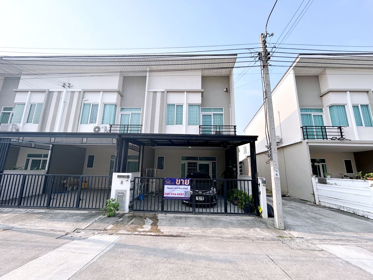 For SaleTownhomeVipawadee, Don Mueang, Lak Si : 2 -story townhome for sale, Casa City Don Mueang - Srisaman, behind the corner near Don Mueang Airport near Rangsit University.