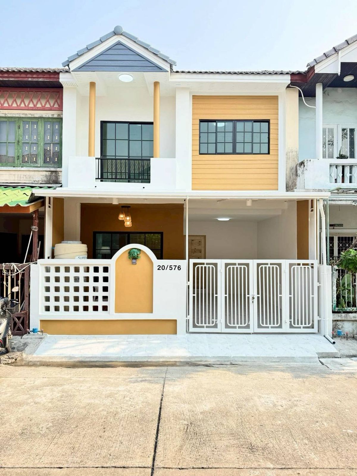 For SaleTownhomeNawamin, Ramindra : Townhouse for sale Vararak Ram Inthra Village, Khlong Song Safari World, Khlong Sam Wa Panya Intharai, Icelandichayat, Phraya Suren Nimit Mai, Hathai Mit Market, Min Buri, Suwinthawong