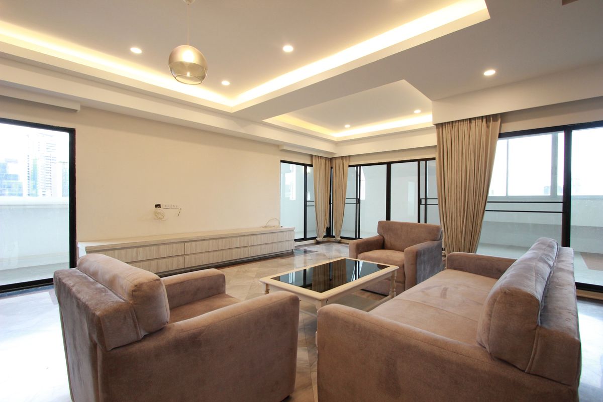 ให้เช่าคอนโดสุขุมวิท อโศก ทองหล่อ : RENT (3 Bed 350 Sqm) 🐱🐶 Pet Friendly - 100,000 THB Negotiable @BTS Prompong 