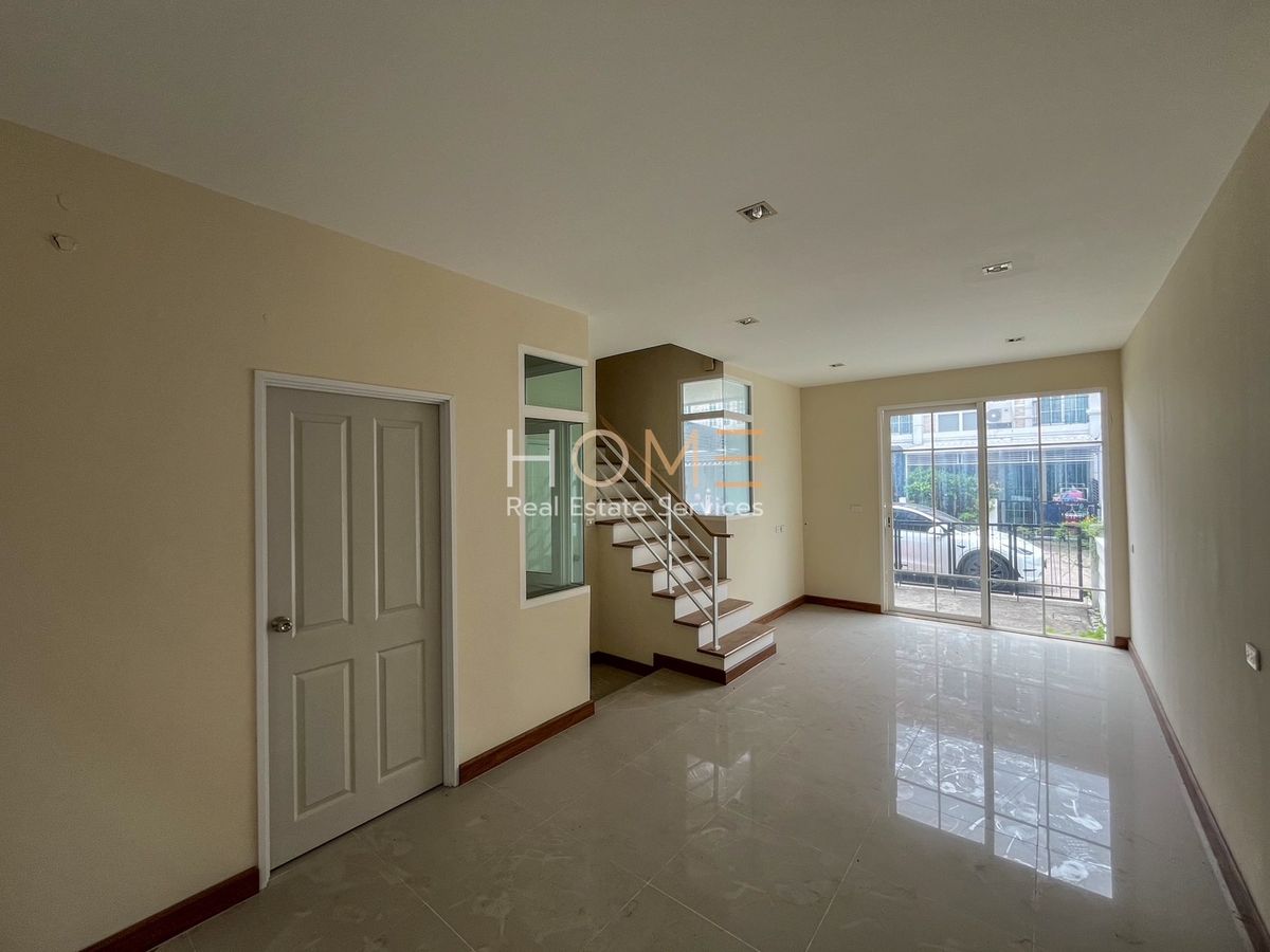 For SaleTownhomeKaset Nawamin,Ladplakao : Golden Town 2 Lat Phrao - Kaset Nawamin / 2 Bedrooms (Sale), Golden Town 2 Ladprao - Kaset Nawamin / 2 Bedrooms (For Sale) Pik016