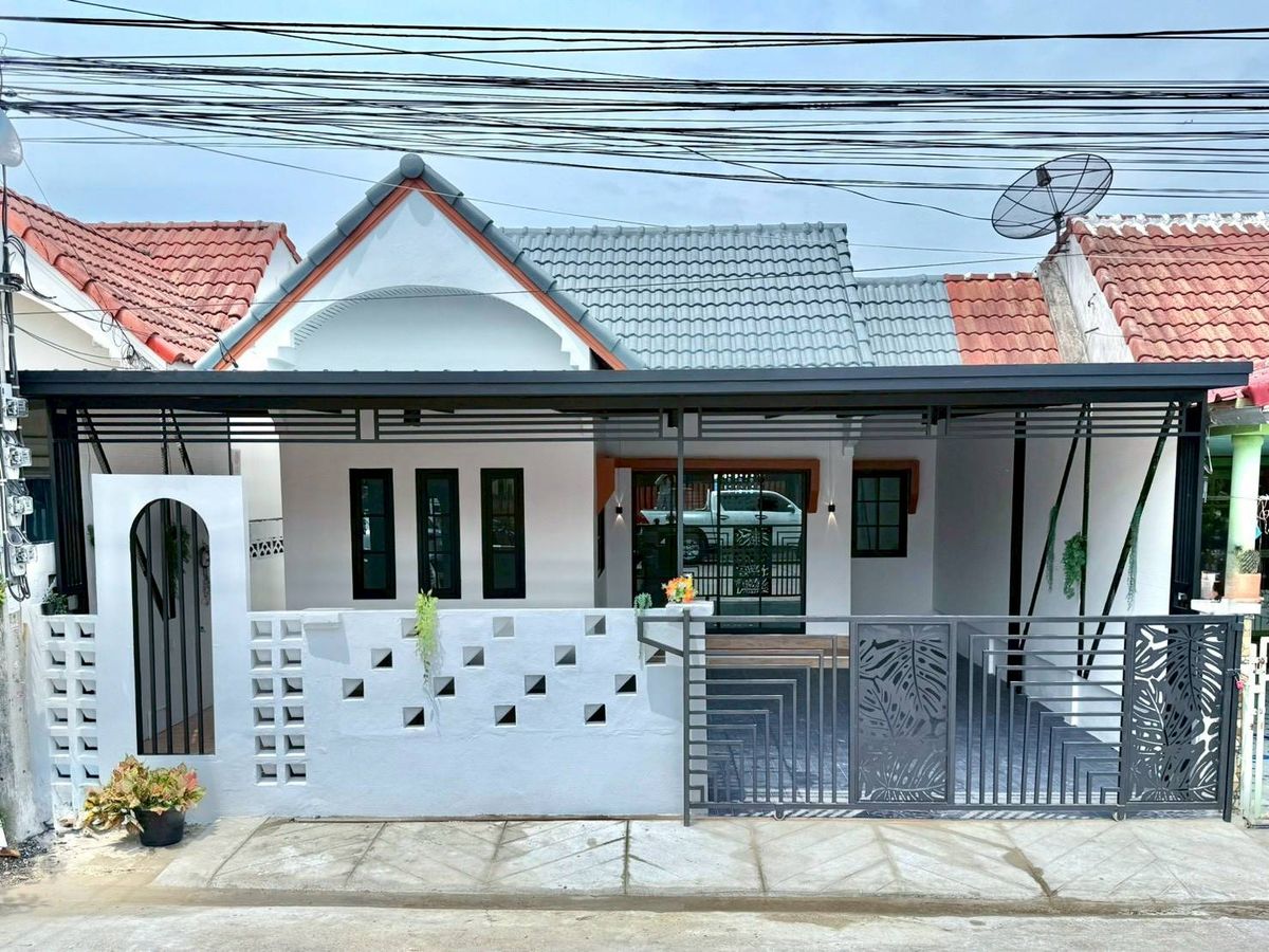 For SaleTownhomeMin Buri, Romklao : One -story house for sale, Nantawan Village, 8 Liab Waree, twin, Nong Chok, connecting the right -handed relationship, Bangkok Arena Stadium Mahanakorn University of Technology Metropolitan Electricity Authority, Min Buri District, Suwinthawong, Romklao, 