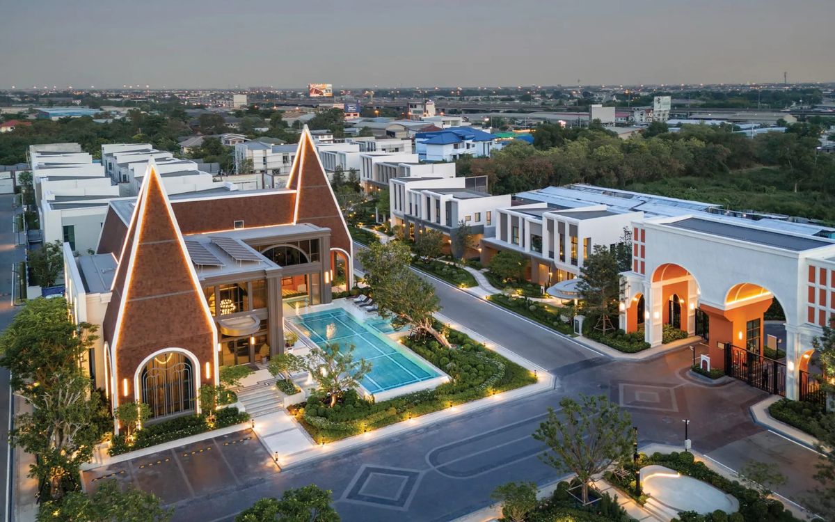 For SaleHouseNawamin, Ramindra : Bangkok Boulevard Signature Ram Inthra-Watcharapol from SC Asset, a wide house in the Modern Colonade style that uses the components of the house to make the house have a dimension and unique identity.