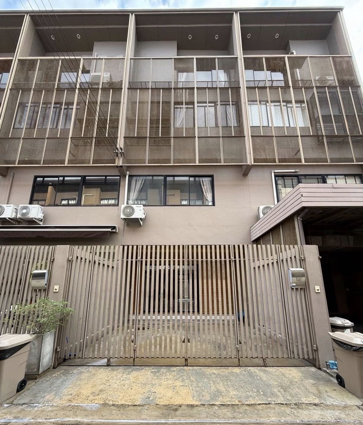 ให้เช่าทาวน์โฮมแจ้งวัฒนะ เมืองทอง : ให้เช่า ทาวน์โฮม 3.5 ชั้น โครงการ เฮ้าส์ นิช แจ้งวัฒนะ-สามัคคี