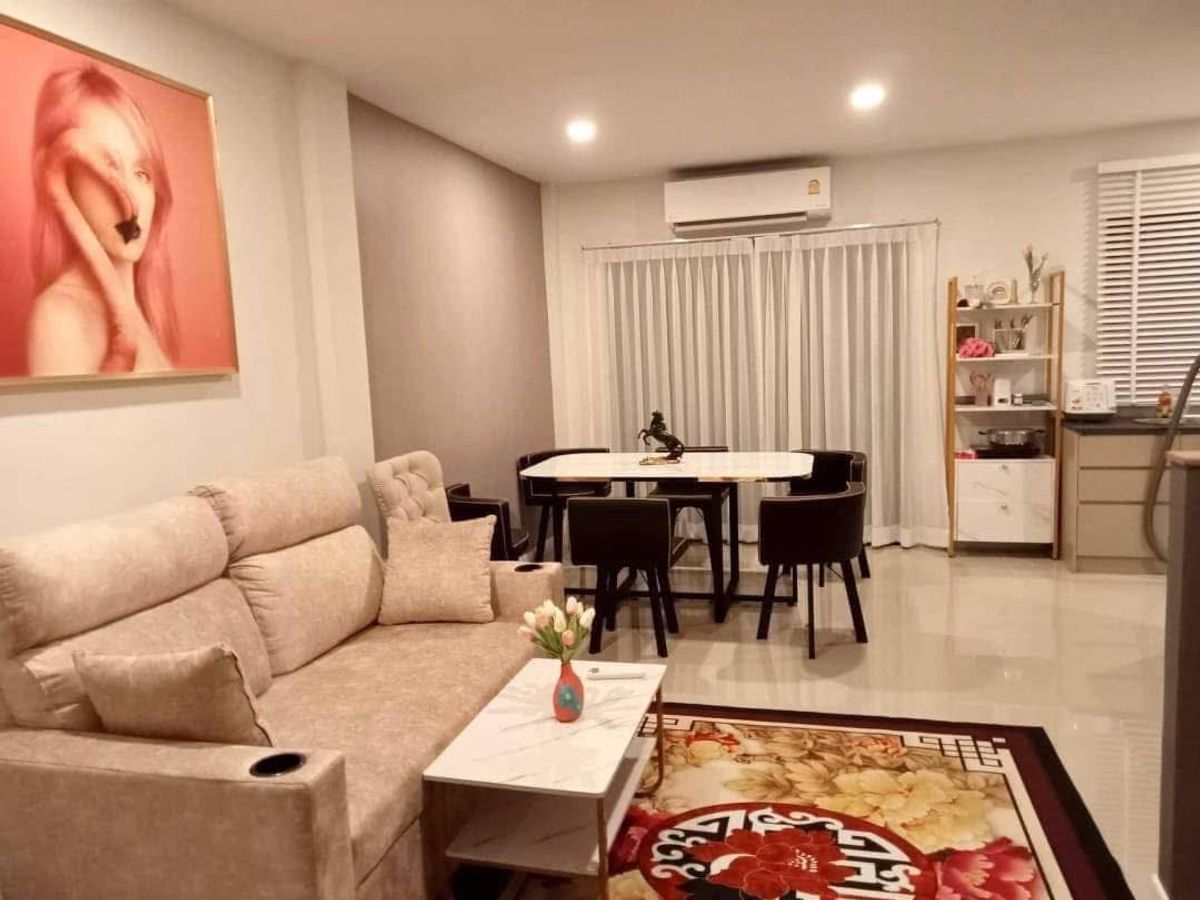 For RentTownhomeSamut Prakan,Samrong : For Rent, Baan Lumpini Town, Sukhumvit-Srinakarin, rented 45000/months. Contact Emmy 0955300101