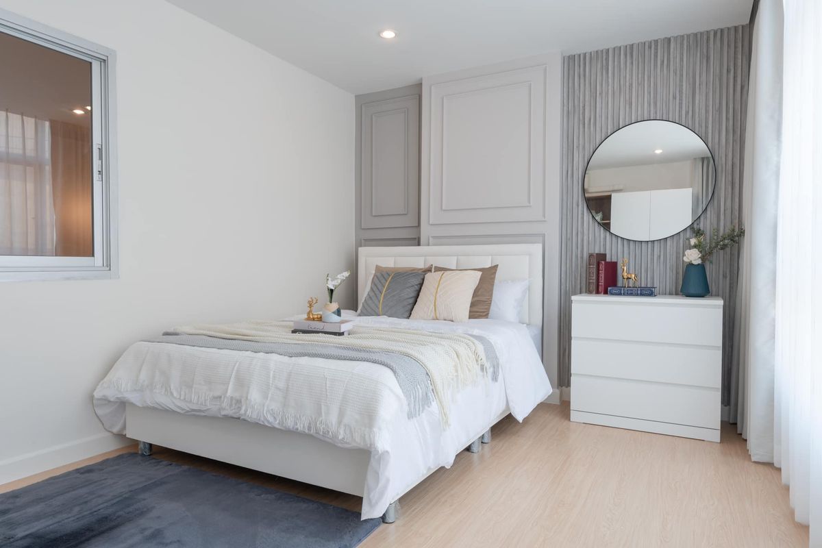 For SaleCondoRatchadapisek, Huaikwang, Suttisan : For Sale Condo Cineith Place At Huai Khwang contact 095-5300101 (Emi)