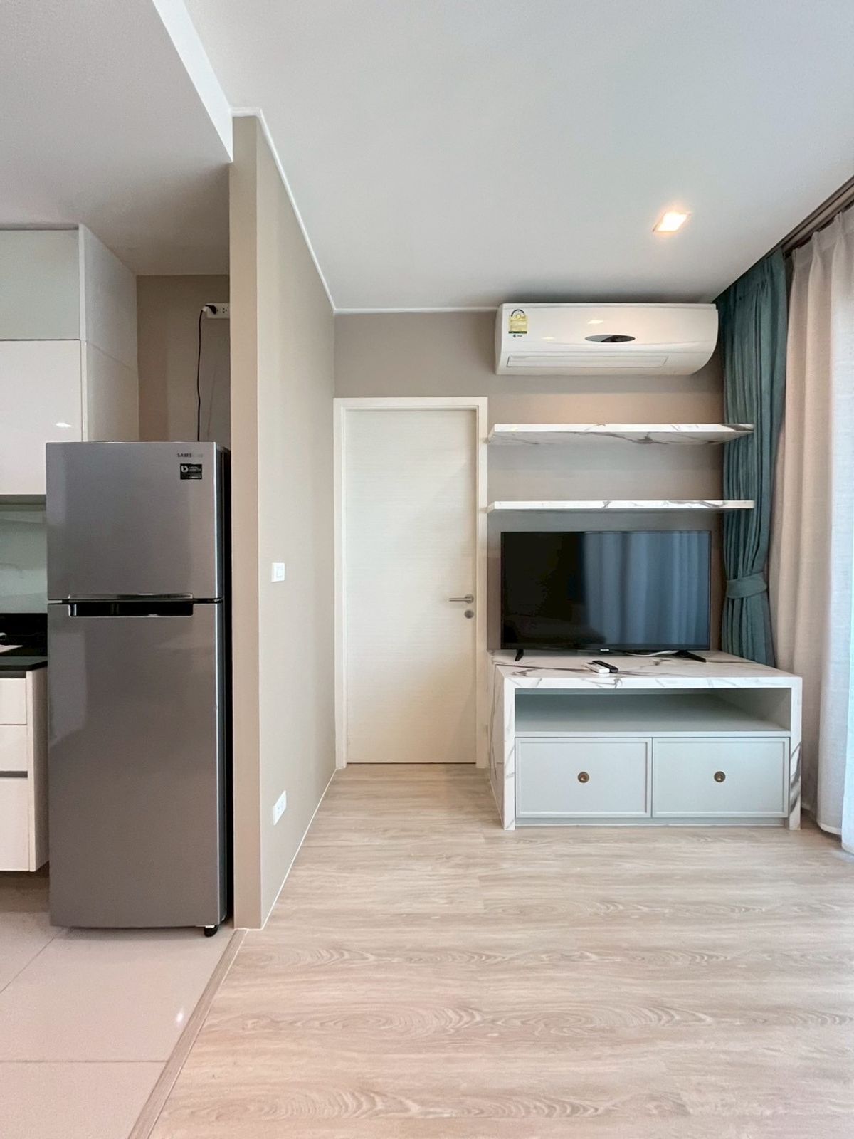 For RentCondoRatchadapisek, Huaikwang, Suttisan : Rent Quinn Ratchada 17 1 bedroom size 45SQ.M high floor with views (Welcome to negotiate 🫡)