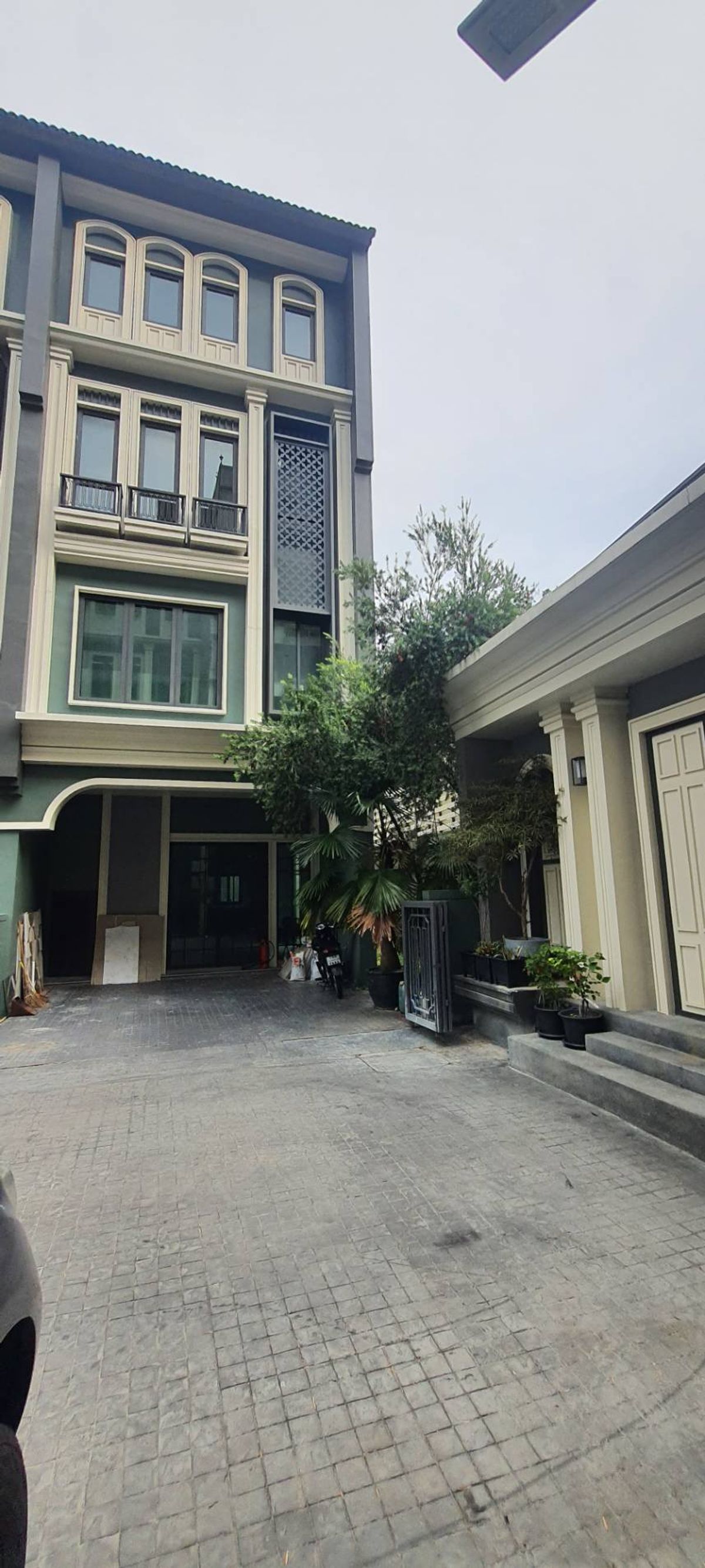 ให้เช่าโฮมออฟฟิศเยาวราช บางลำพู : ให้เช่า ออฟฟิต “โครงการ ไทเกอร์เลน“ ที่จอดรถ 2 คัน 