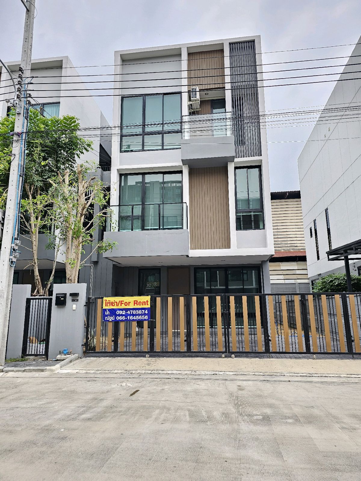 For RentHome OfficeVipawadee, Don Mueang, Lak Si : For rent, Nue Connex House Don Mueng, New Connex House, Don Mueang, Home Office, ready to go in and out of 2 ways Phahon-Vibhavadi.