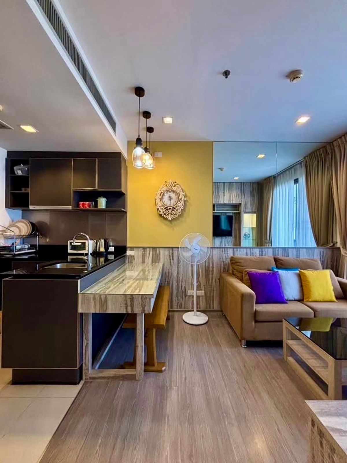 For RentCondoWongwianyai, Charoennakor : For Rent: Nye by SansiriStunning High-Floor Corner Unit | Fully Furnished | BTS Wongwian Yai 150m