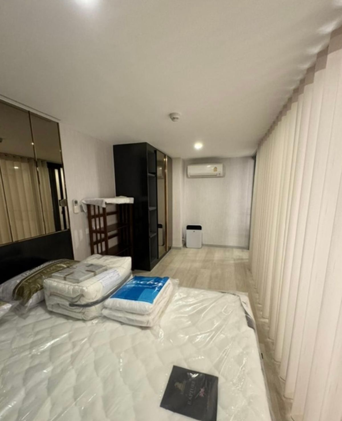 For RentCondoSathorn, Narathiwat : Rental Bridge, Prime Sathorn, big room, beautiful, ready to live in the heart of Sathorn. Interested in Atline.@841QLNR