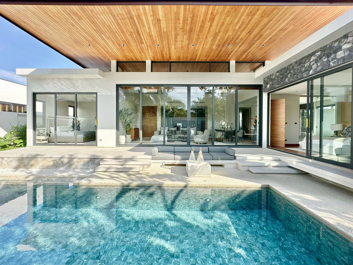 ขายภูเก็ต : พลูวิลล่าสุดหรูภูเก็ต Botanica Modern Loft Villa