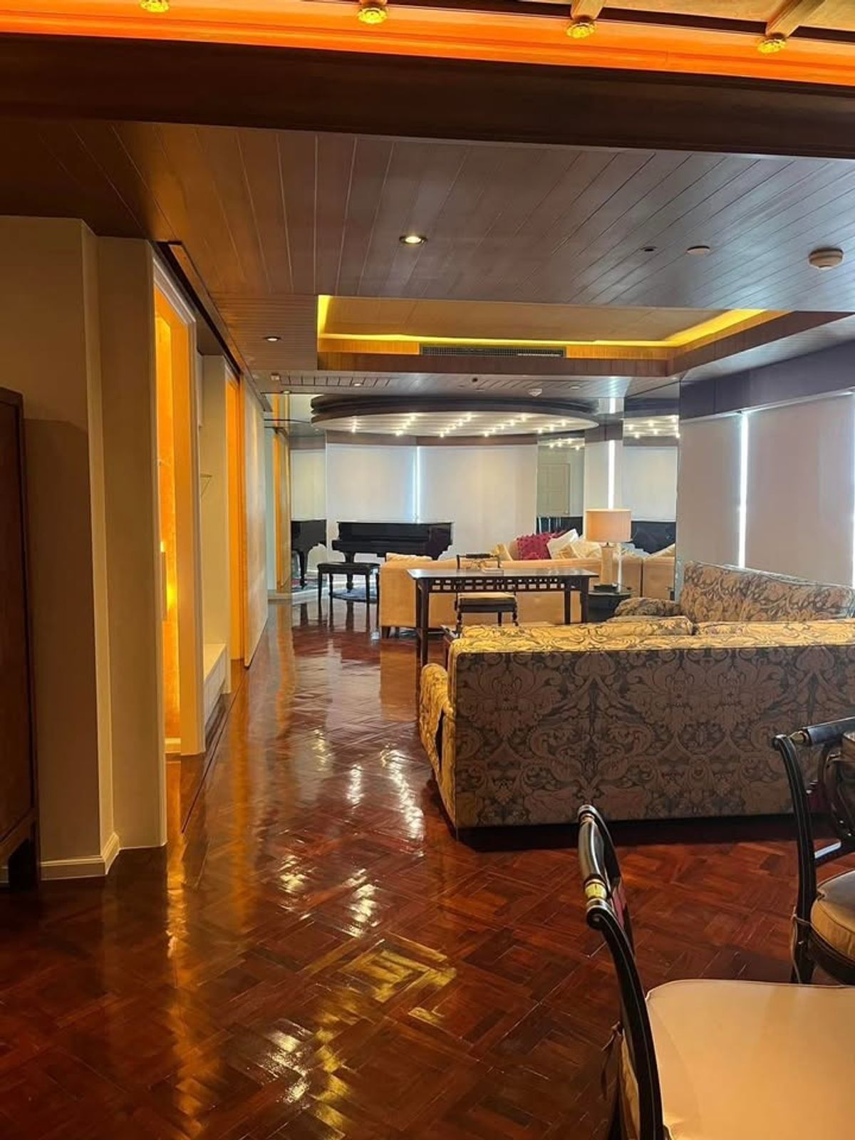 ให้เช่าคอนโดสีลม ศาลาแดง บางรัก : LTH12313 – State Tower Silom FOR RENT Size 267 sqm. 2 beds 1 bath Near BTS Silom Station ONLY 140K/Month