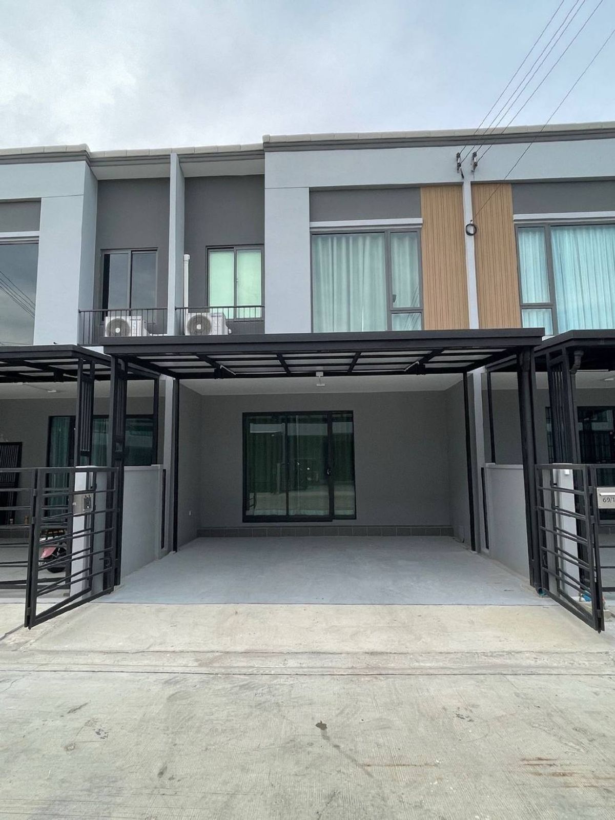 For RentTownhomeBangna, Bearing, Lasalle : Rent a Town HomePlino Sukhumvit - Bang Na 2, near Mega Bangna only 4 minutes.