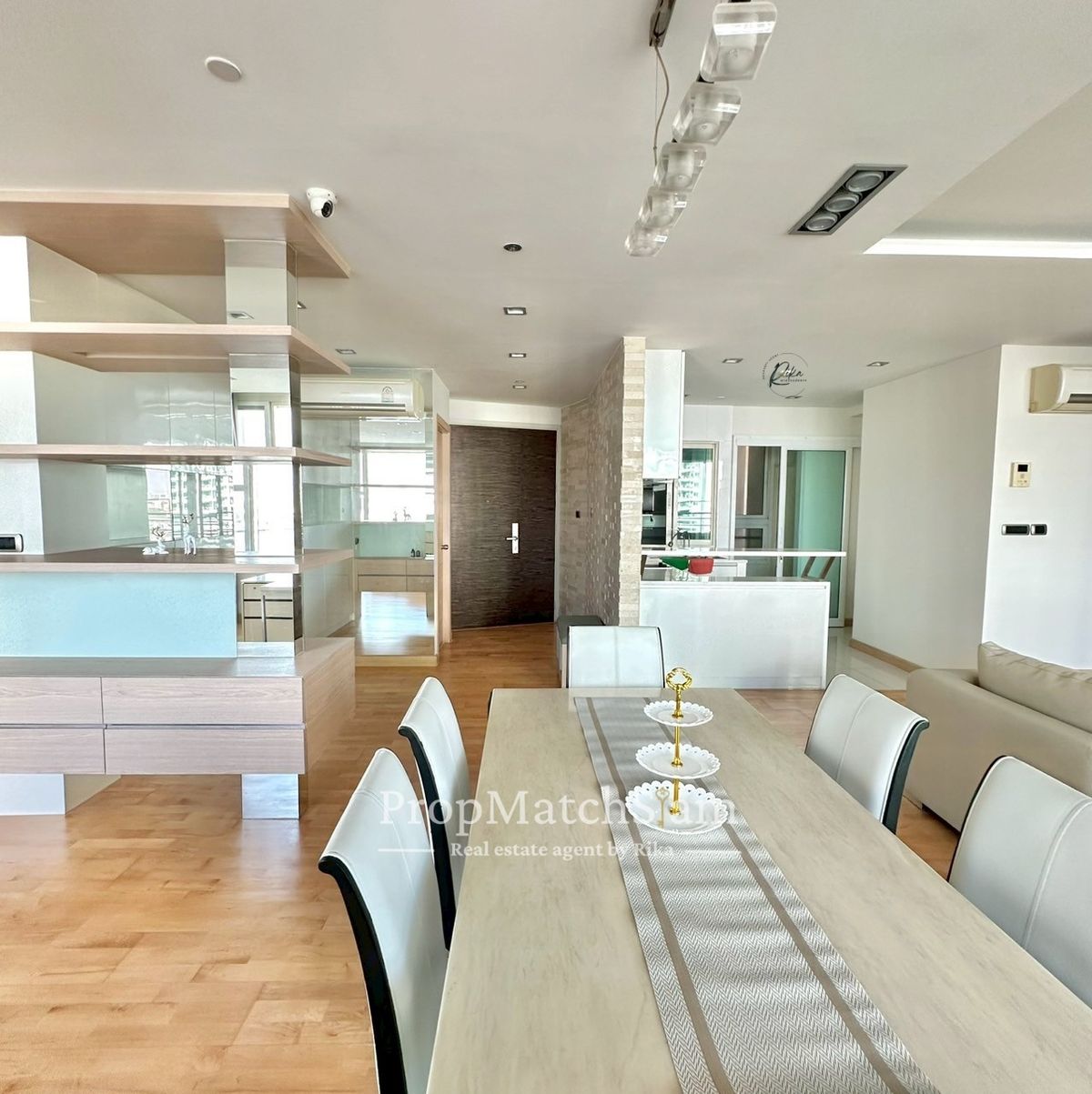 ให้เช่าคอนโดวงเวียนใหญ่ เจริญนคร : เช่า 2 ห้องนอนใหญ่ ห้องตกแต่งใหม่ Watermark เจ้าพระยา ริเวอร์ 